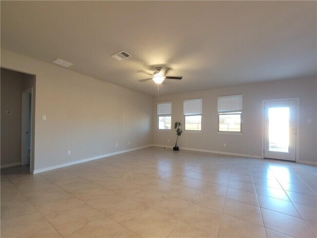 Building Photo - 3633 Soft Shore Ln