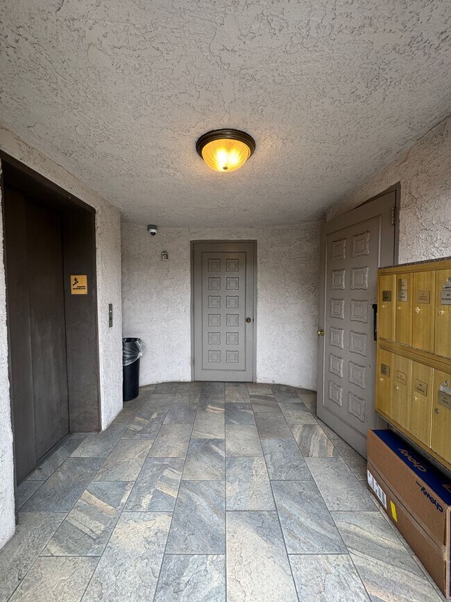 Building Photo - 445 Washington Blvd