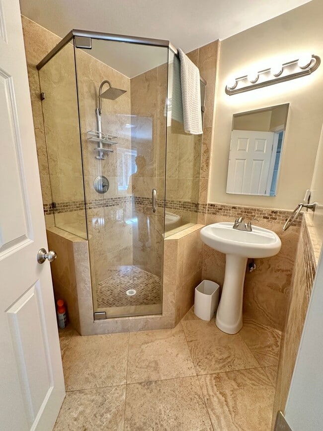 Building Photo - Beautiful San Rafael Home