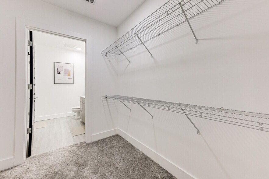 Building Photo - 1812 U.S. 19-SI ID1460735P