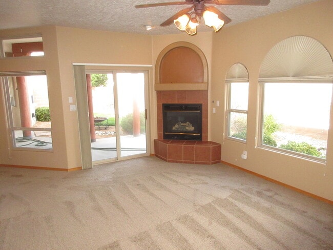 Building Photo - 1312 Tiffany Ln SE