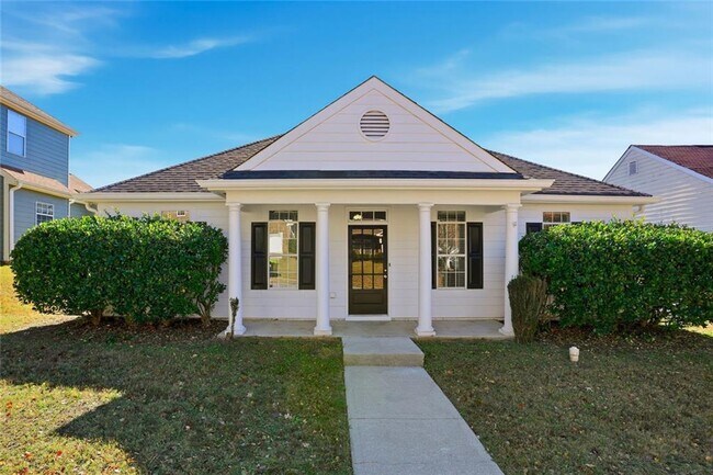 Primary Photo - 405 Chadwick Cmns