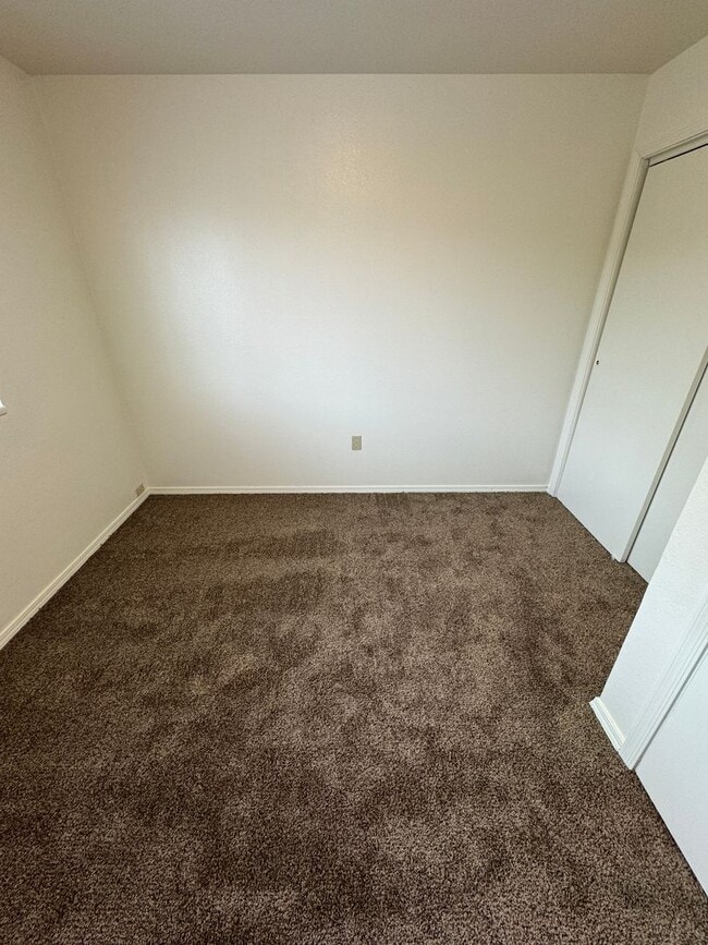 Building Photo - 10873 W Ustick Rd