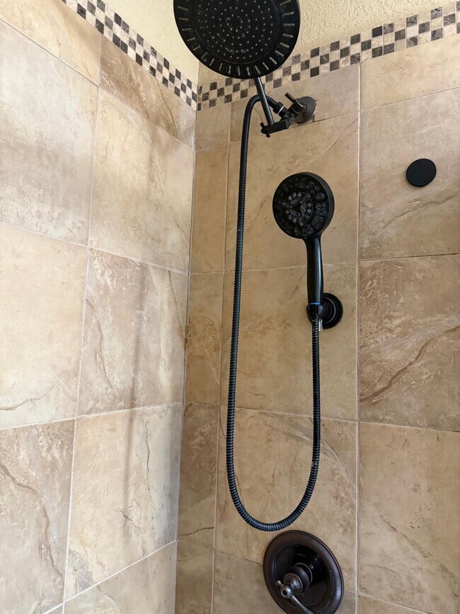 Building Photo - 6402 Del Monte Dr