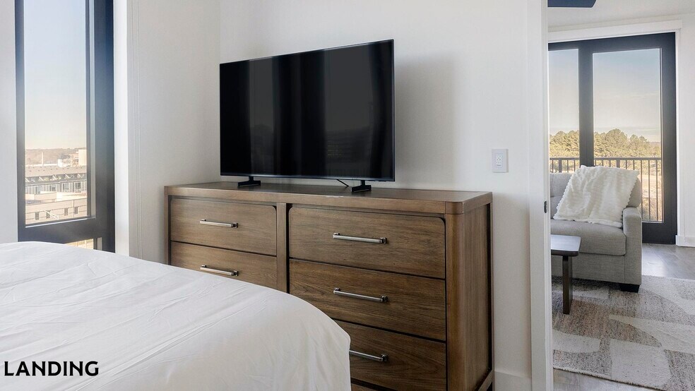 Building Photo - 1007 S Mint St