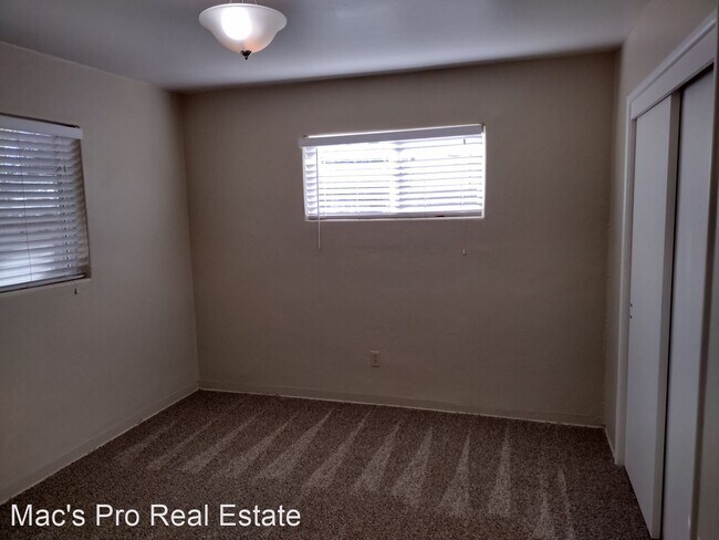 Building Photo - 2 br, 1 bath House - 1212 N. Del Valle Place