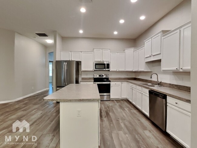 Building Photo - 6541 Sandlers Preserve Dr