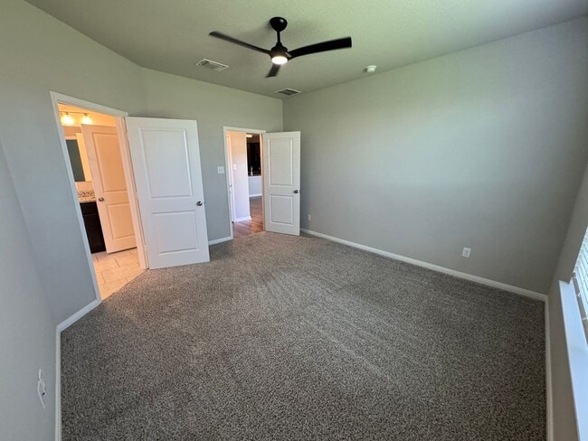 Building Photo - 938 James Parker Cir