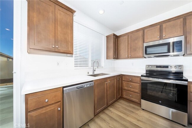 Building Photo - 1878 Sequoia Pl