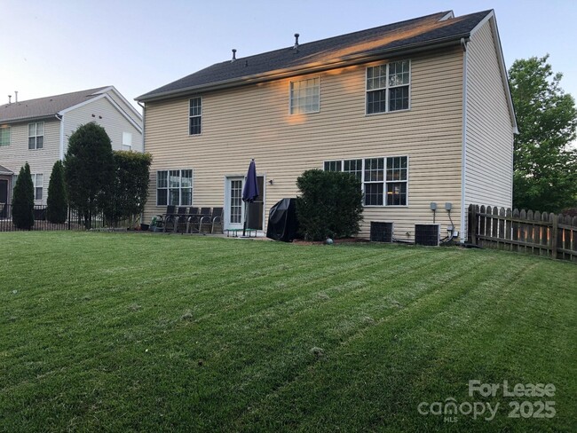 Building Photo - 17130 Cambridge Woods Ct