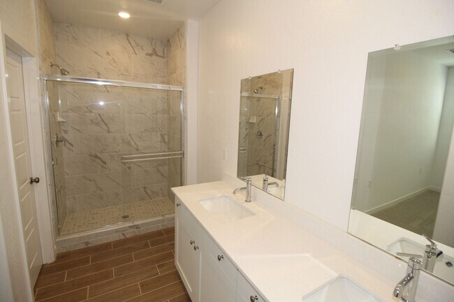 Building Photo - Brand New Lennar Home with Solar