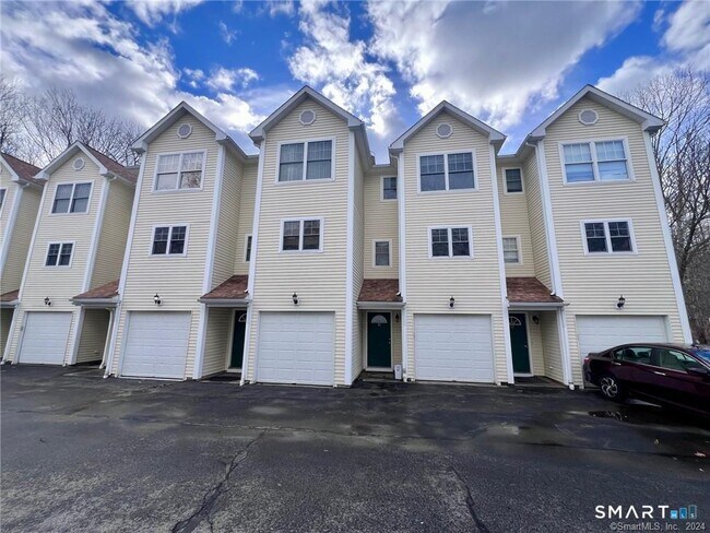 Building Photo - 527 W Thames St