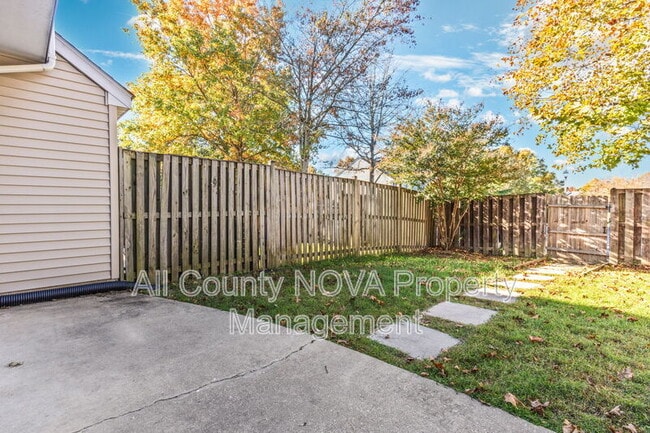 Building Photo - 6044 Sirenia Pl