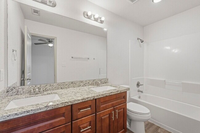 Building Photo - 630 Magnolia Bend