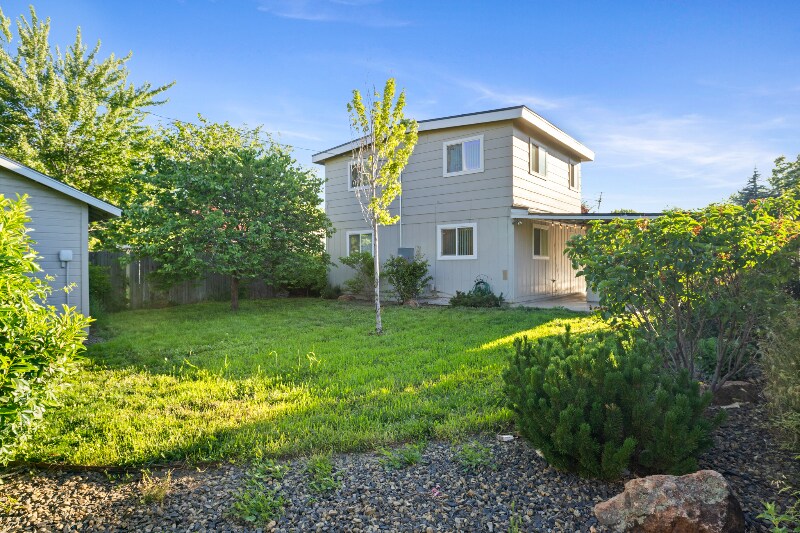 Building Photo - 1014 Laredo Cir