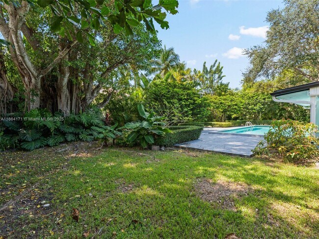 Building Photo - 9310 SW 70th Ave
