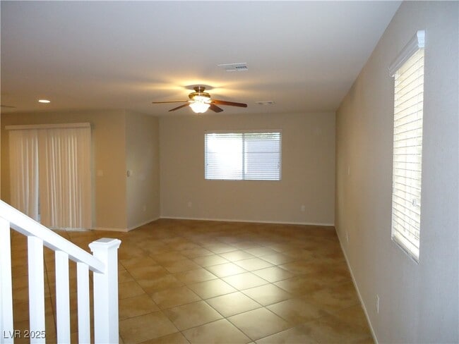 Building Photo - 8954 Fox Season Ave