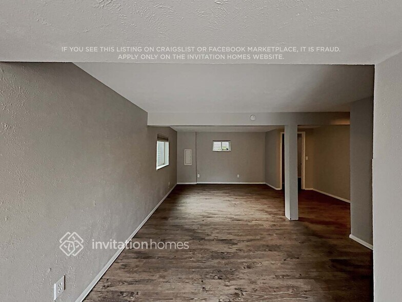 Building Photo - 3884 S Truckee Ct