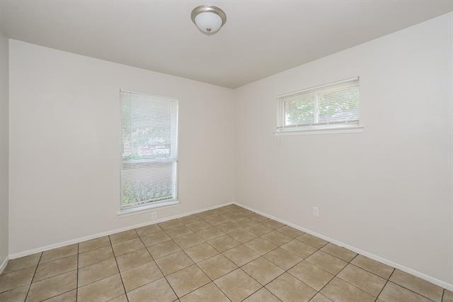 Building Photo - 306 Linklea Dr