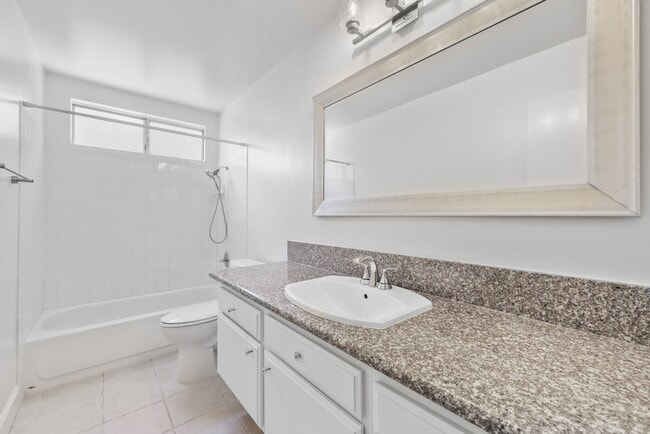 Building Photo - Clean Single Story on Cul-de-sac Near Cala...
