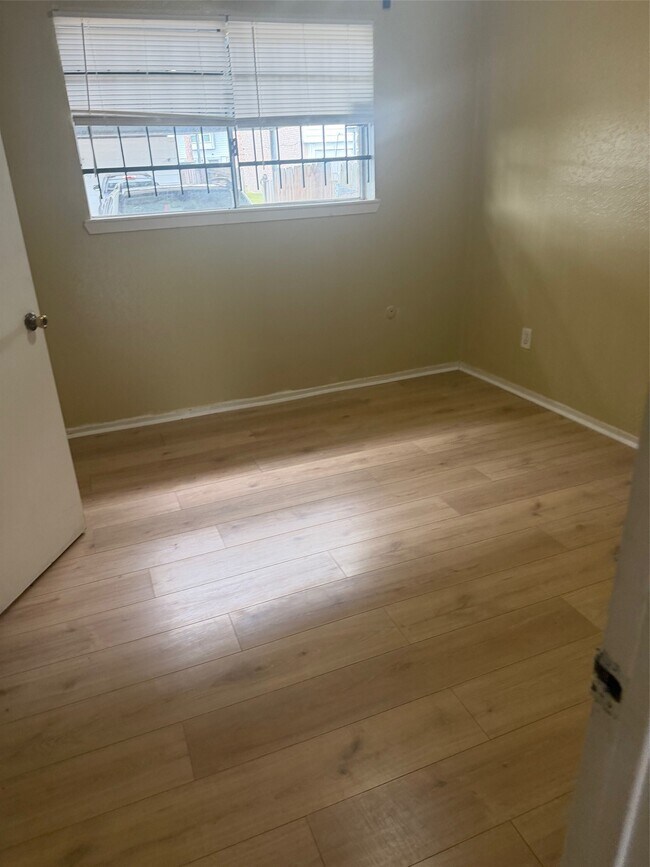 Building Photo - 6957 Chasewood Dr