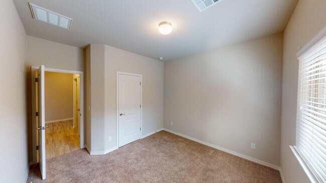 Building Photo - 7805 Enchanted Cir Dr