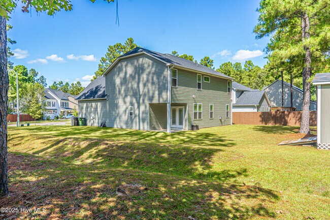 Building Photo - 412 Palisades Dr