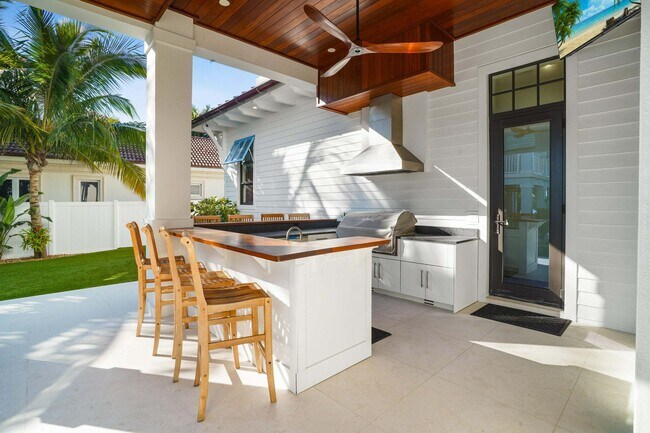 Building Photo - 19471 Harbor Rd S