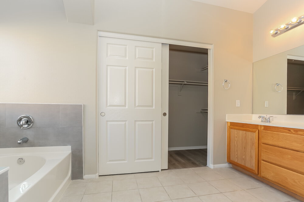 Building Photo - 4512 Sandstone Vista Ct