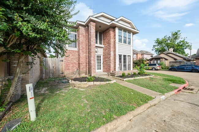 Building Photo - 8629 Kinghaven St