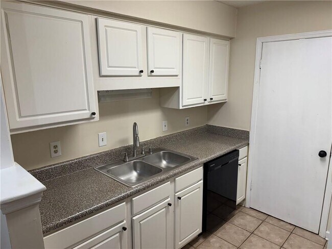 Building Photo - 5005 Wingate Way