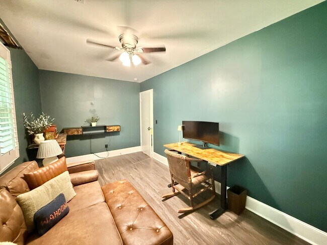 Building Photo - Stunning 3BD, 2BA Raleigh Home with a Fenc...