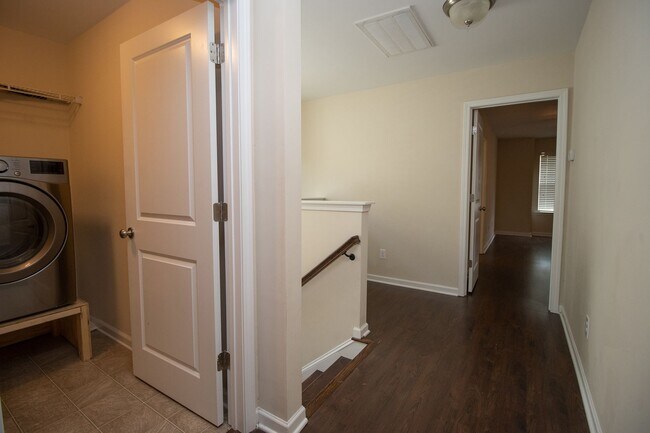 Building Photo - 106 Shumard Oak Ct