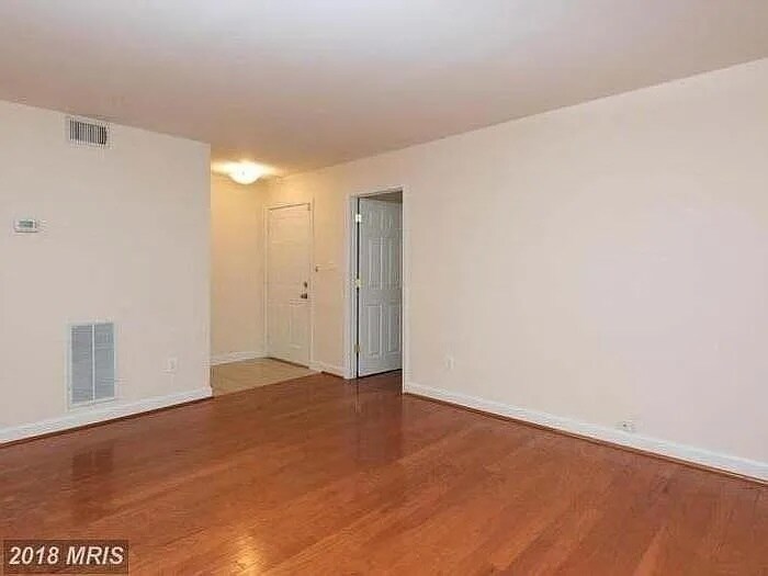 Building Photo - 1729 Ascot Way