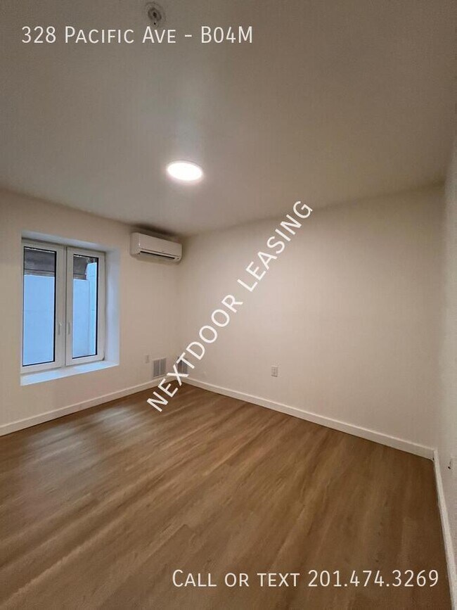 Building Photo - 328 Pacific Ave