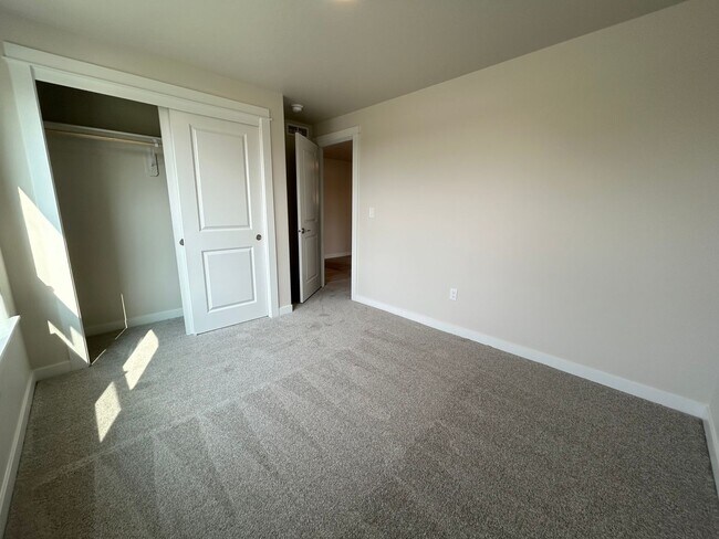 Building Photo - Brand New Home 3 Bedroom Home In Star!