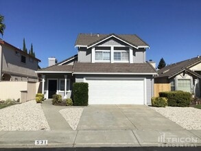 Building Photo - 531 Robin Dr