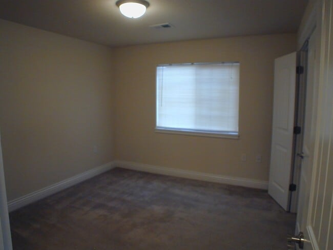 Building Photo - 110 Montalto Dr
