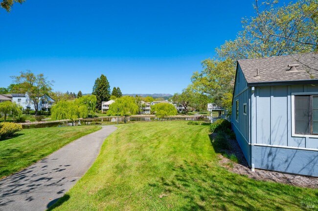 Building Photo - 1100 Princeton Dr