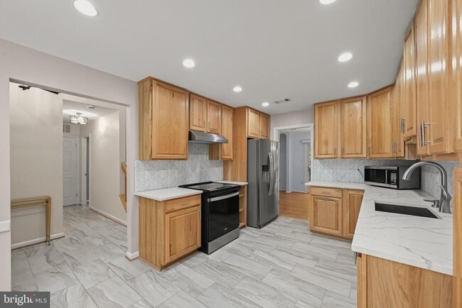 Building Photo - 25 Tivoli Lake Ct