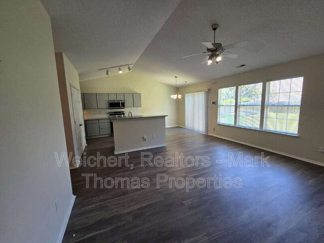 Building Photo - 6308 Saybrooke Dr