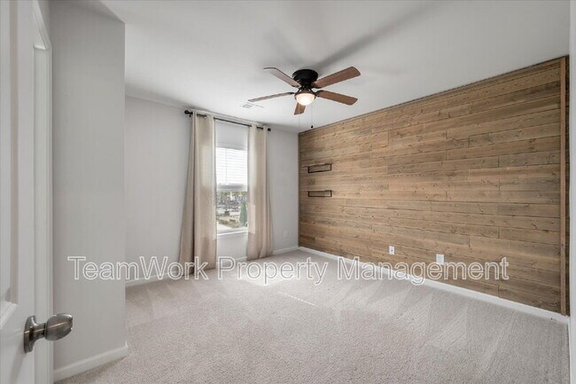 Building Photo - 208 Evergreen Ave