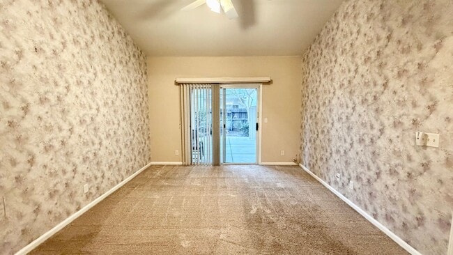 Building Photo - $2,250 Herndon & Willow, 3 Bedroom Home - N. Helm Ave, Clovis