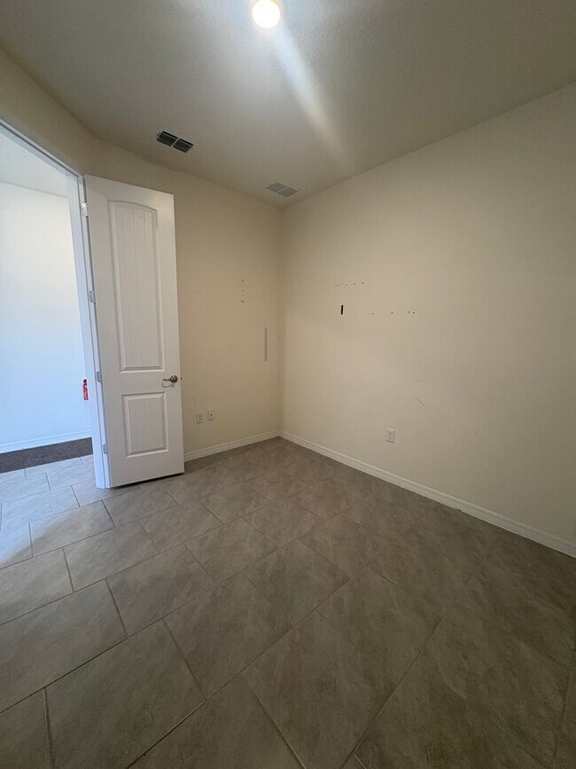 Building Photo - Charming 2-Bed 2-Bath Home plus Flex Room -  55+ community