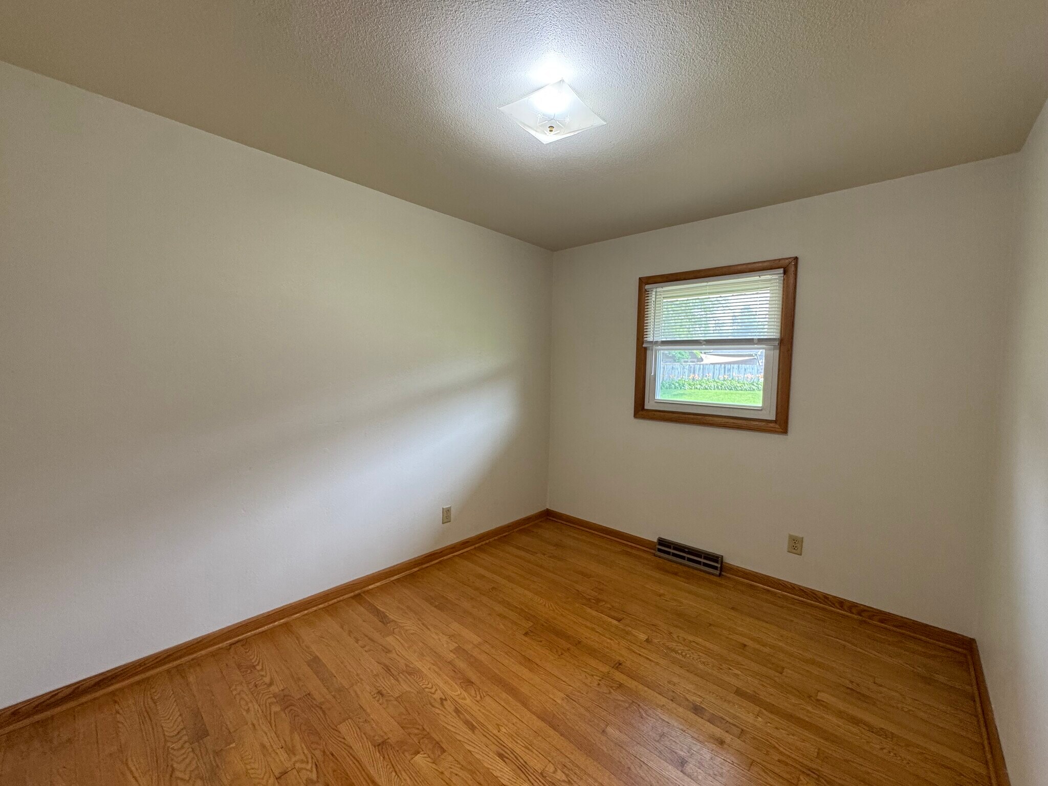 Building Photo - 2925 Leslie Ln