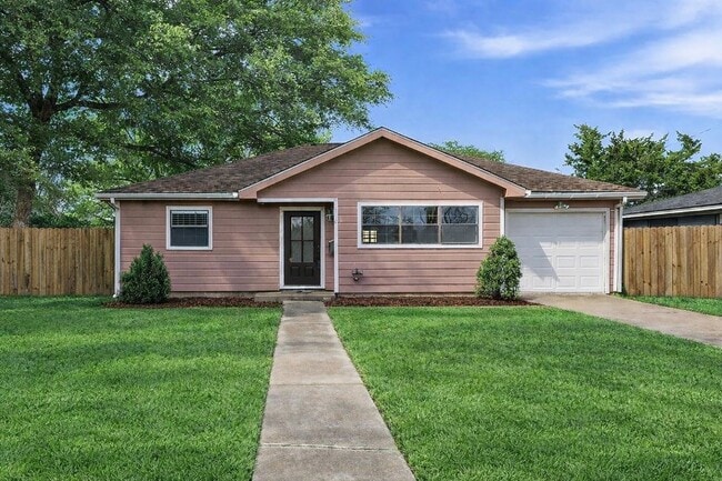 Building Photo - 2110 7th St