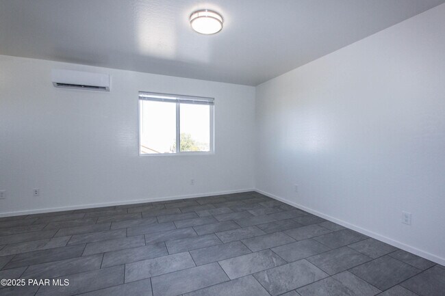 Building Photo - 8571 Spouse Dr