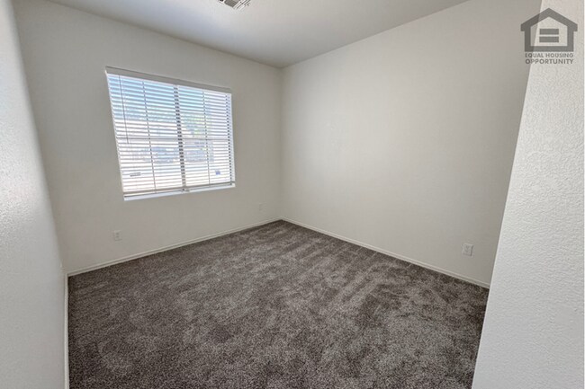 Building Photo - 4Bed/2Bath House in El Mirage! Ready for Immediate Move-In!