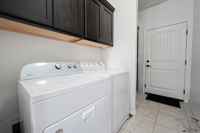 Building Photo - 11762 Gila St