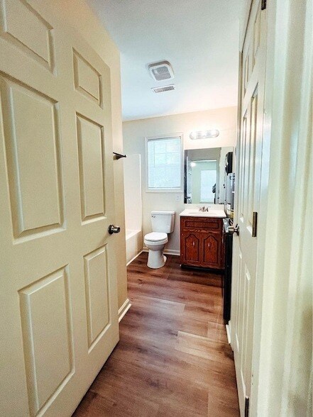 Building Photo - 112 Ballygar St